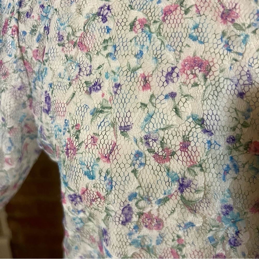 Vintage Floral Lace Blouse/Top with Ruffle Lace Neck -Size 8 Medium -TP54 - Picture 3 of 8